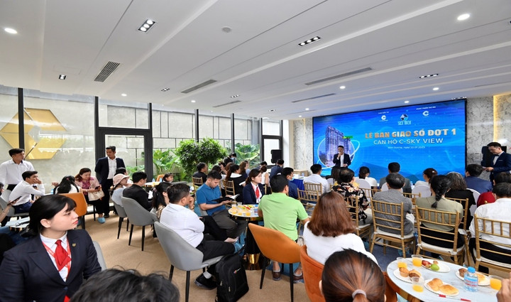 Cư dân C-Sky View vui mừng nhận sổ hồng sau nửa năm nhận nhà - 2