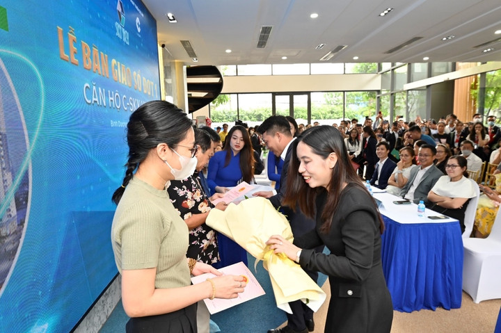 Cư dân C-Sky View vui mừng nhận sổ hồng sau nửa năm nhận nhà - 3