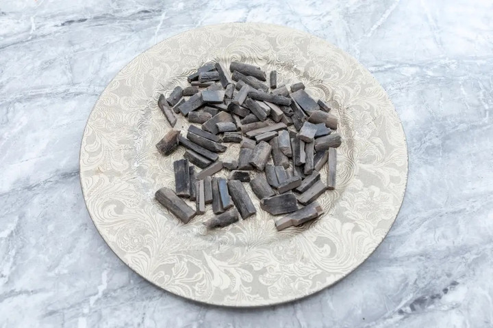 Điên cuồng thèm ăn đất sét, thai phụ tốn gần 100 triệu đồng mua 10 túi mỗi ngày - 2