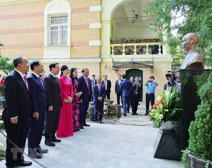 Những hoạt động đầu tiên của Chủ tịch nước tại Cộng hòa Áo - 6