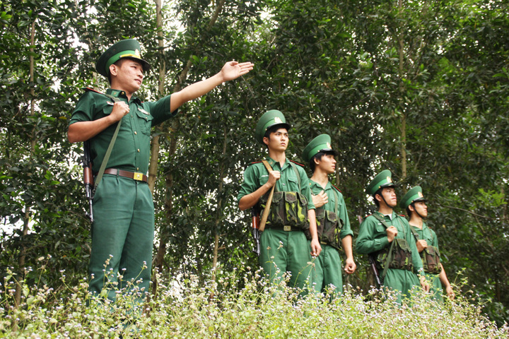 Bộ đội biên phòng Tây Ninh bảo vệ vững chắc biên cương. (Ảnh: Giang Phương)