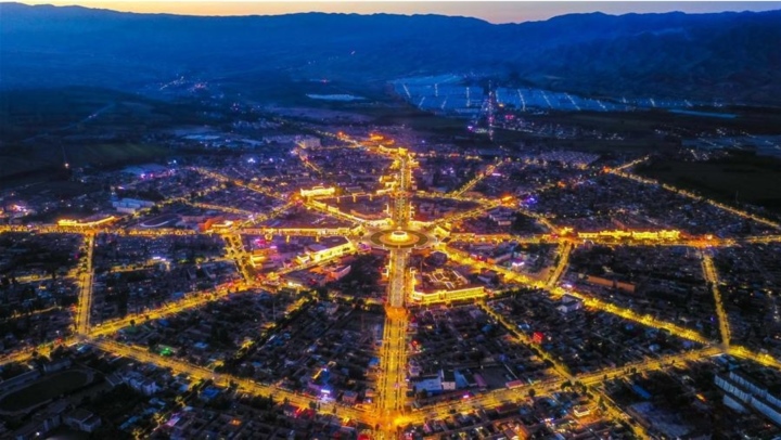 Thành phố xây theo trận đồ bát quái ở Trung Quốc, hoàn toàn không có đèn giao thông
