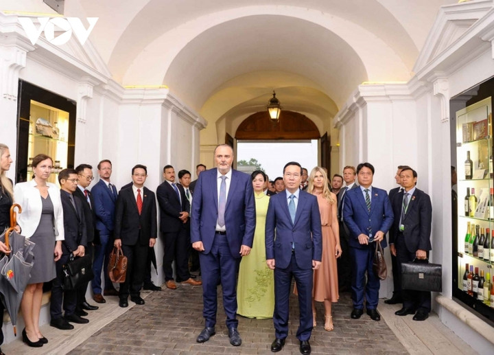 Chủ tịch nước Võ Văn Thưởng và Phu nhân thăm bang Burgenland và gặp Thủ hiến bang Hans Peter Doskozil và Phu nhân.