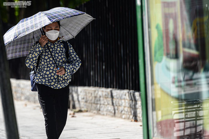 Ngày 25/7, Bắc Bộ nắng rát, có nơi trên 37 độ C. (Ảnh minh hoạ: Đắc Huy)