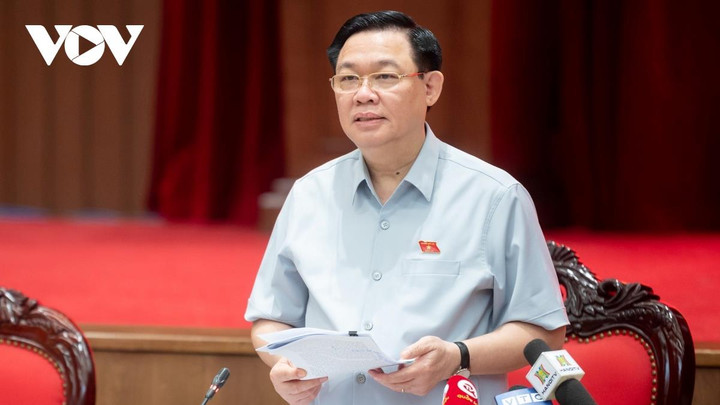 Chủ tịch Quốc hội Vương Đình Huệ phát biểu tại buổi làm việc.