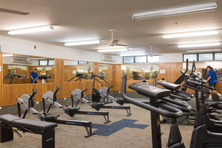 Bên trong khách sạn có một phòng tập nhỏ, có thể giúp các cầu thủ vận động nhẹ.