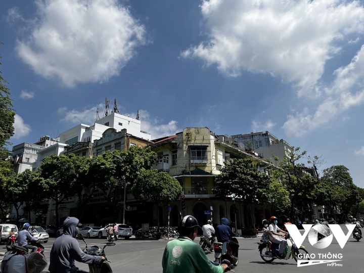 Rất khó để định nghĩa hay gọi tên kiến trúc Thủ đô ngày nay.