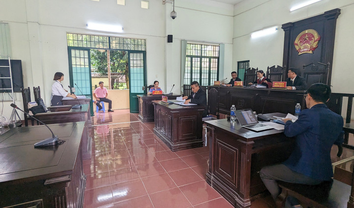 Toàn cảnh phiên tòa.