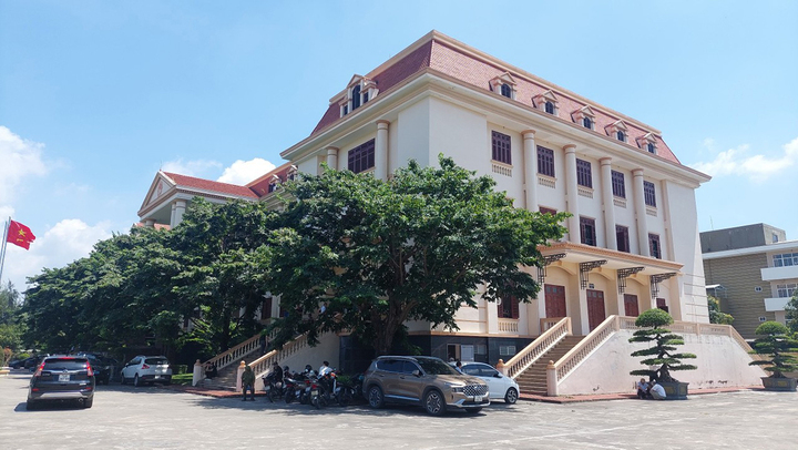 Sáng 26/7, TAND tỉnh Quảng Ninh mở phiên xét xử cựu Phó Chủ tịch tỉnh Quảng Ninh và đồng phạm liên quan vụ Việt Á.
