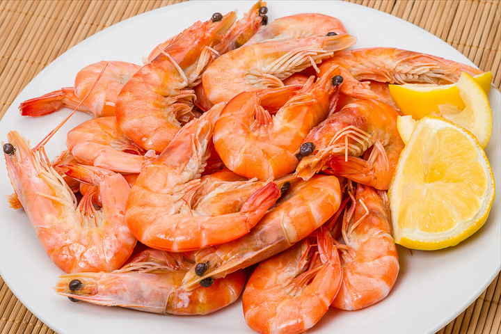 Thịt tôm đồng tươi chứa nhiều protein, lipid, Ca, P, Fe, vitamin B1, B2, PP ...