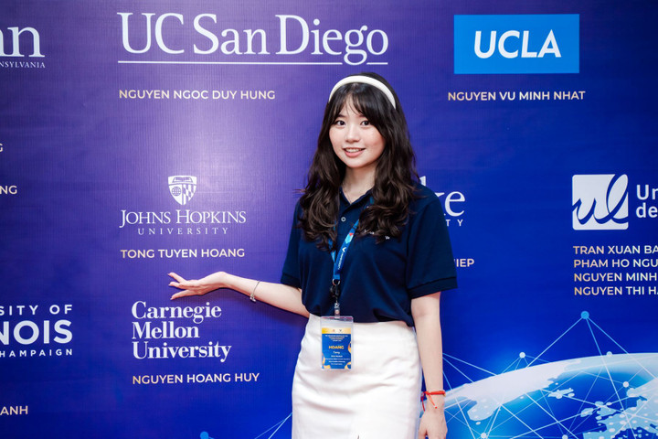 Tống Tuyên Hoàng rạng rỡ tại lễ trao Học bổng KHCN Vingroup 2023.