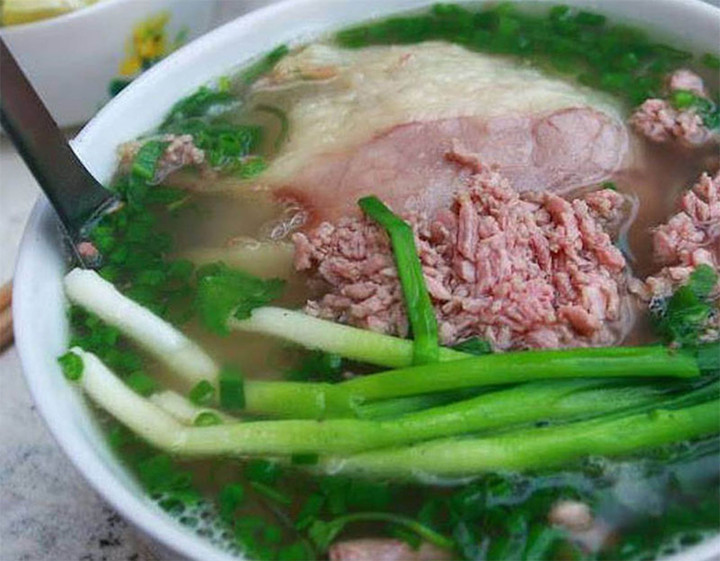 Nguyên nhân khiến nhiều người nhiễm sán là do thói quen thích ăn thực phẩm tái, sống. (Ảnh minh hoạ)