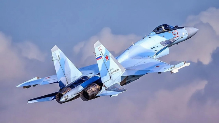 Su-35.