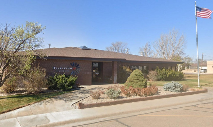 Ngân hàng Heartland Tri-State Bank tại thành phố Elkhart (bang Kansas) đã sụp đổ trong ngày 28/7 (Ảnh minh hoạ).