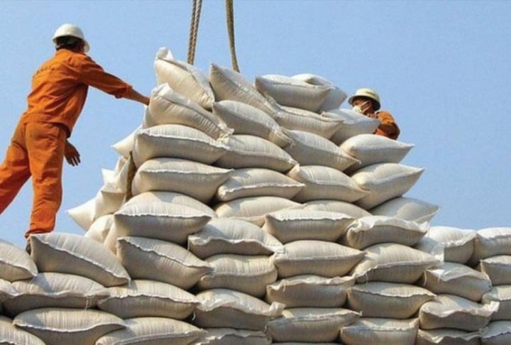 Ấn Độ cấm xuất khẩu gạo khiến nhiều nước đổ dồn sang Việt Nam mua gạo. (Ảnh minh họa).
