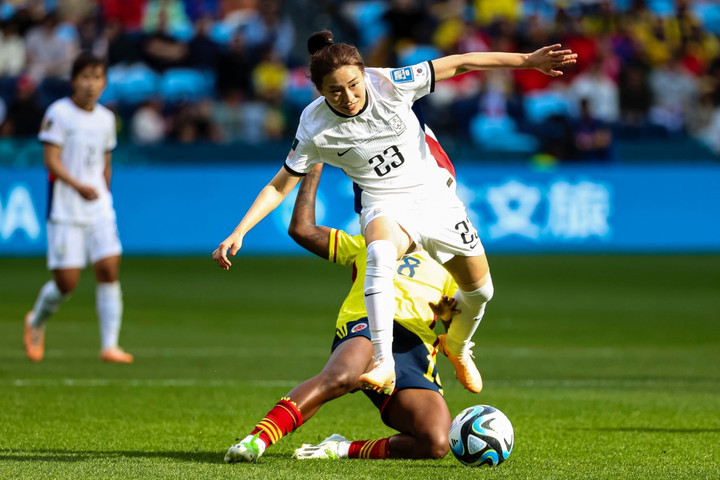 Đội tuyển Hàn Quốc thất bại ở trận ra quân.