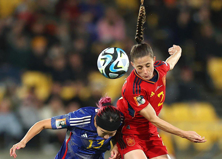 Tây Ban Nha thi đấu bế tắc.