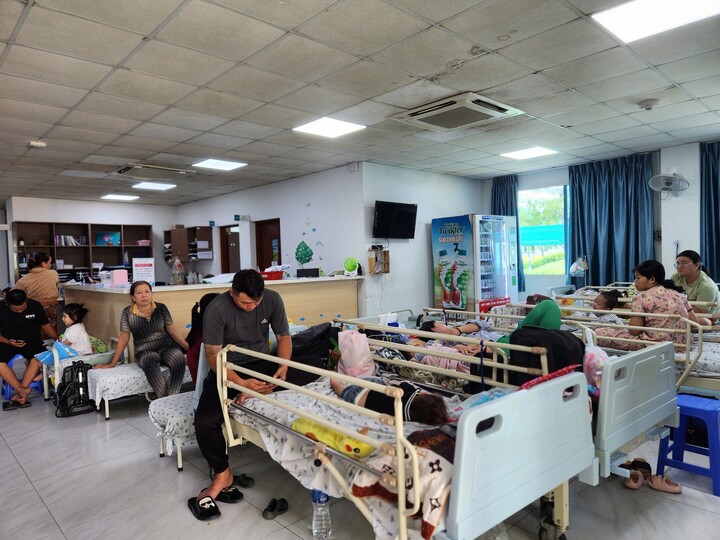 Trẻ mắc tay chân miệng tại TP.HCM hầu hết đều dưới 6 tuổi. (Ảnh: Lâm Ngọc)