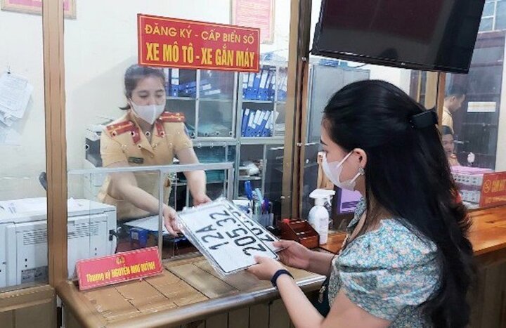 Biển số định danh được cấp ngẫu nhiên và được quản lý bằng cách gắn với mã định danh.