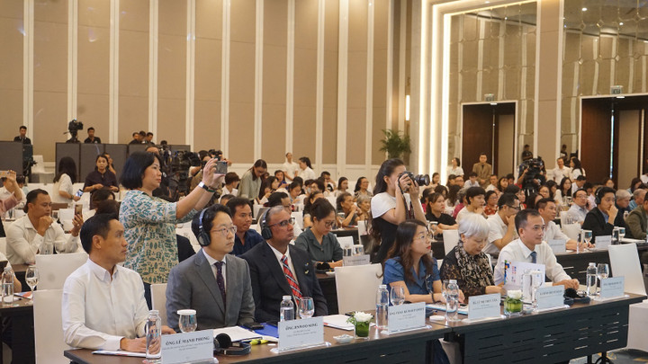 Diền thu hút sự quan tâm, tham dự của nhiều đại biểu, doanh nghiệp, người tiêu dùng.