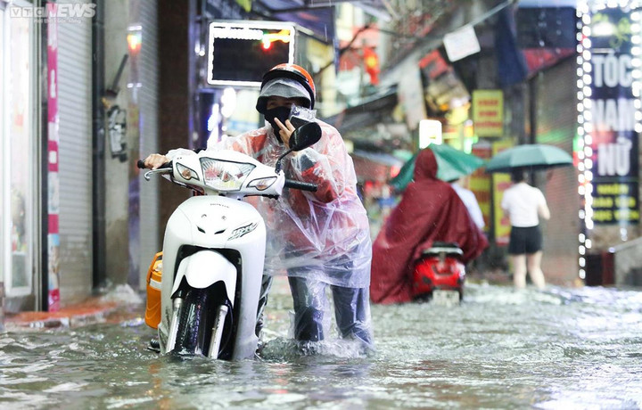 Mưa dông từ Bắc vào Nam. (Ảnh minh hoạ: Ngô Nhung - Khổng Chí)