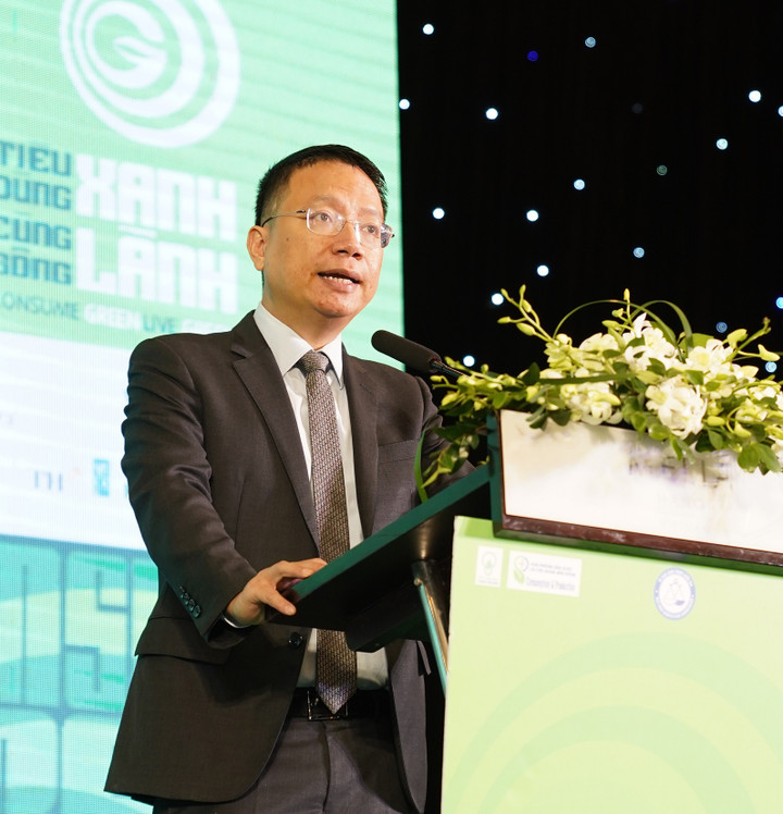 Ông Lê Triệu Dũng, Chủ tịch Ủy ban Cạnh tranh Quốc gia phát biểu khai mạc diễn đàn.