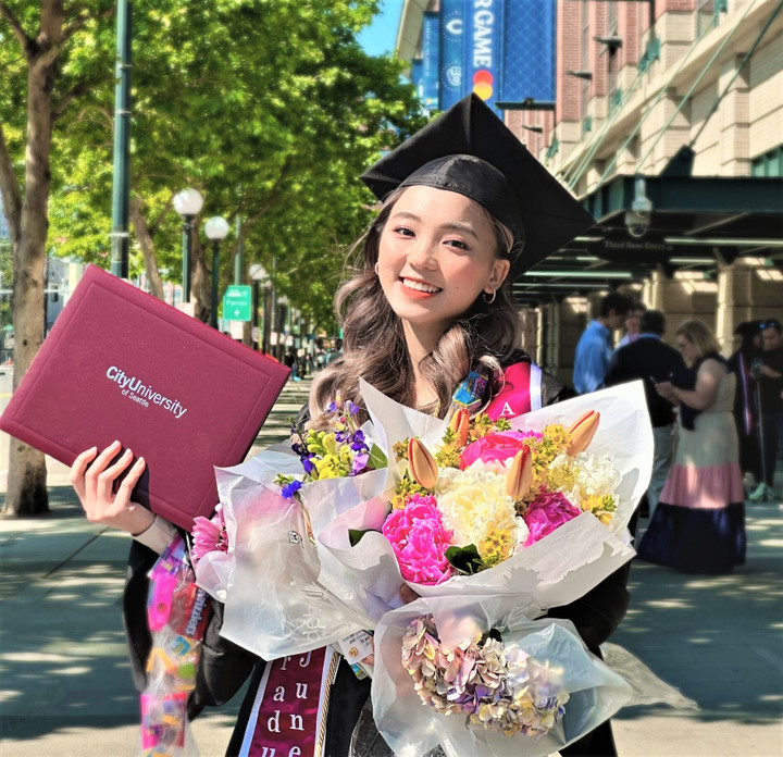 Sau 2 năm, cuộc sống của Vân Anh nhiều khởi sắc. "Kỳ học cuối năm 4 đại học em được sang Mỹ học theo diện sinh viên trao đổi. Với em đây là quãng thời gian tuyệt vời khi được học kiến thức chuyên môn, trải nghiệm văn hóa và những điều mới mẻ", Vân Anh nói.