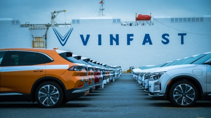 Vingroup phát hành 10.000 tỷ đồng trái phiếu để cho VinFast vay.