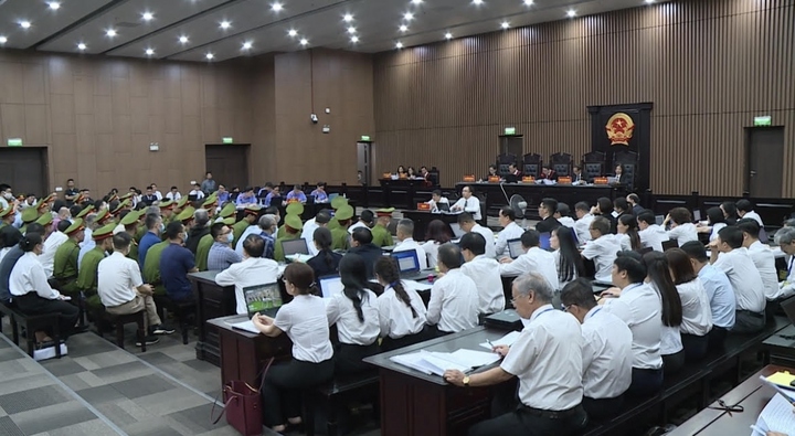 Phiên xét xử vụ án liên quan "chuyến bay giải cứu".