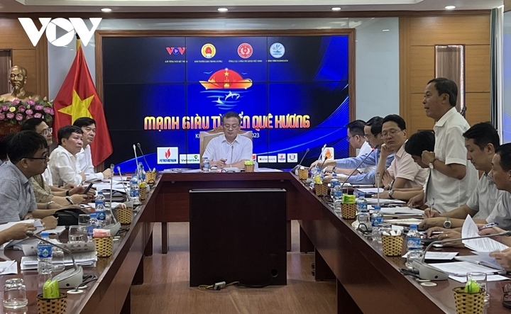 Tổng Giám đốc VOV Đỗ Tiến Sỹ chủ trì cuộc họp triển khai chương trình "Mạnh giàu từ biển quê hương".