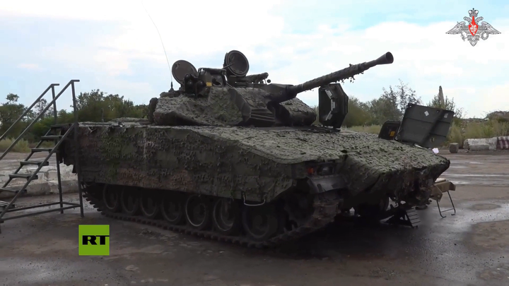 Xe chiến đấu bộ binh CV90 của Ukraine bị quân Nga thu giữ được tại Lugansk. (Ảnh: RT)