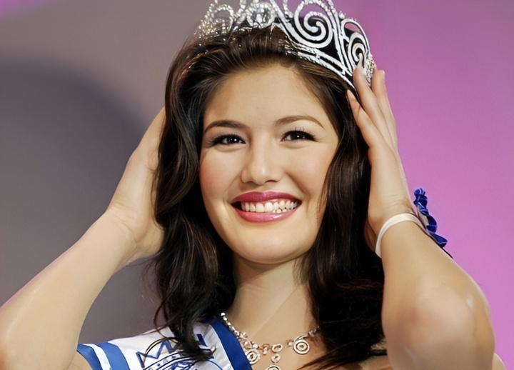 Atchara McKay - Miss World Thái Lan 2005 cũng từng bị tước vương miện ít giờ sau khi đăng quang. Nguyên nhân, người đẹp này bị dân tình "đào" lại loạt ảnh nóng trong quá khứ. Không những vậy, Atchara McKay còn đóng phim nhạy cảm, vướng nhiều tranh cãi, tiếng xấu từ dư luận.