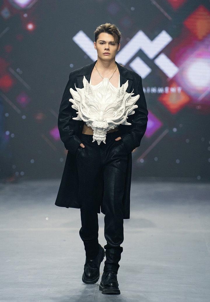 Thông qua bộ sưu tập, NTK Vương Khang muốn tôn vinh những giá trị làng nghề đan thủ công khi công nghệ hiện đại đang dần thay thế. Bên cạnh đó là tinh thần thời trang bền vững, với các chất liệu có thể tái sử dụng để đưa vào bộ sưu tập, đề cao yếu tố bảo vệ môi trường, tránh lãng phí những tài nguyên mới.