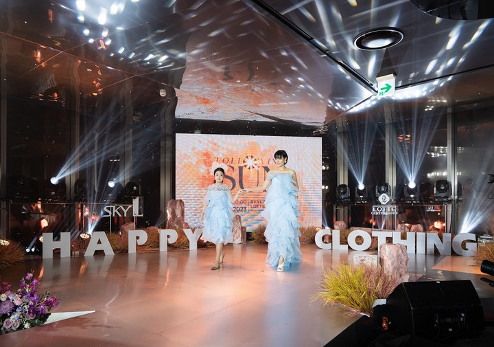 Thông qua sự kiện này, NTK Thảo Nguyễn mong muốn lan tỏa những điều tích cực, những khát khao cháy bỏng tới tất cả mọi người.