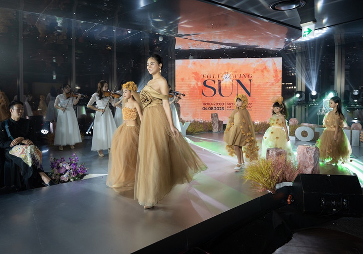 Đêm diễn bao gồm 5 màn, đưa người xem đi qua nhiều cung bậc cảm xúc thăng hoa, trầm bổng của cuộc sống.