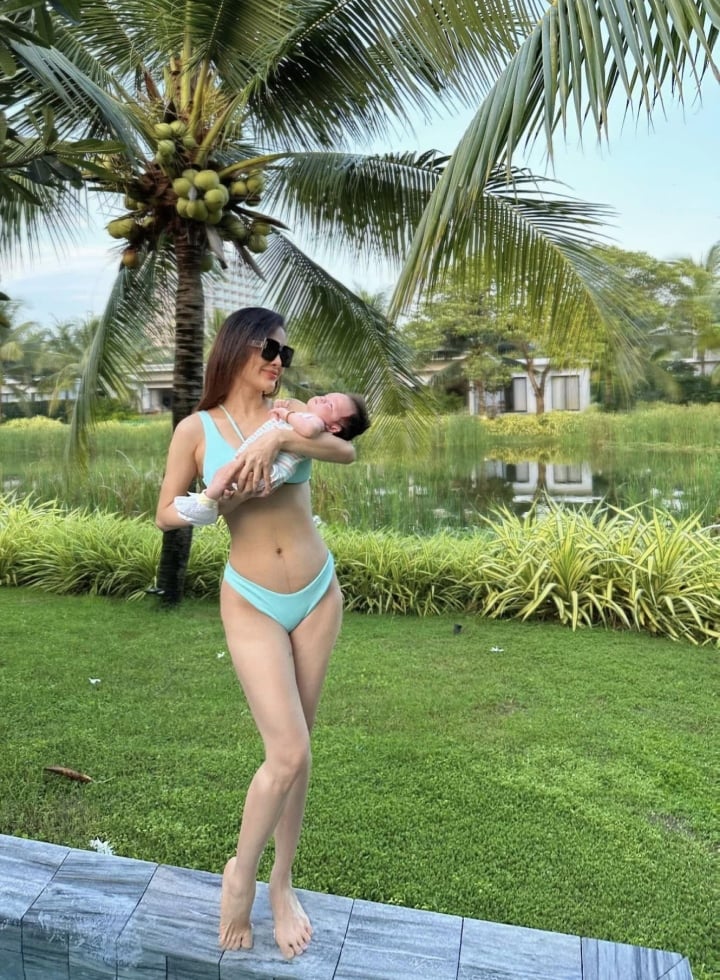 Sinh con hơn 1 tháng, Phương Trinh Jolie tự tin diện bikini khoe bụng phẳng lỳ - Ảnh 2.