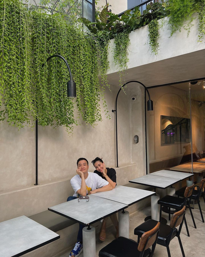 Cả hai được nhận xét trẻ trung, rạng ngời.