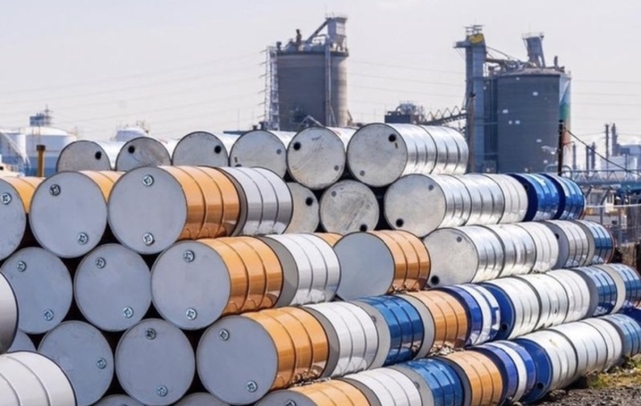Trong 7 tháng qua, các doanh nghiệp đã chi gần 5 tỷ USD để nhập khẩu xăng dầu cung ứng cho thị trường trong nước.