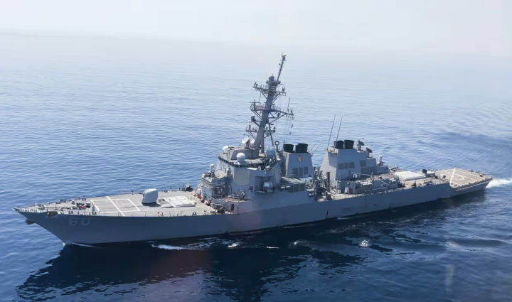Mỹ điều tàu chiến sau khi Trung Quốc và Nga cử hải quân tuần tra hiện diện gần Alaska. (Ảnh: AP)