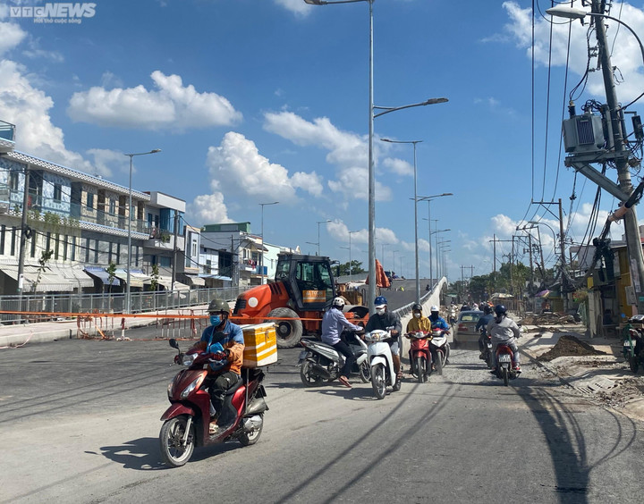 Dự báo thời tiết ngày 8/8, TP.HCM gày nắng, mây thay đổi, chiều tối có mưa rào vài nơi.