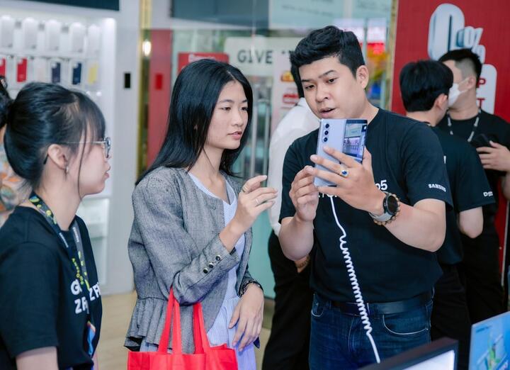 Di Động Việt còn hoàn tiền chênh lệch nếu ở đâu bán Galaxy Z Fold5, Z Flip5 rẻ hơn.