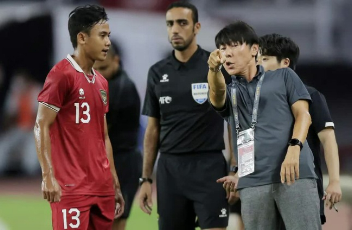 HLV Shin Tae-yong vẫn chưa thể hội quân để chuẩn bị cho giải U23 Đông Nam Á.