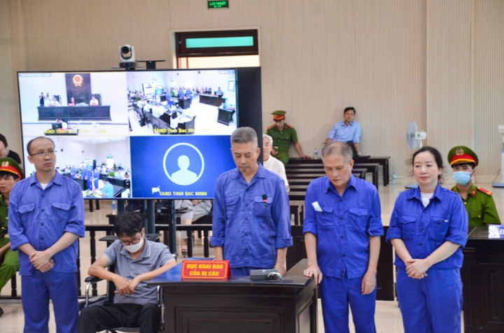 Các bị cáo tại phiên tòa.