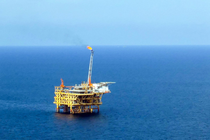 Giàn khoan tại mỏ Sư Tử Vàng.