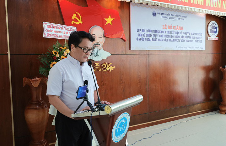 Ông Nguyễn Ngọc Thanh - Trưởng phòng Phòng Hợp tác và Đào tạo, bồi dưỡng nước ngoài, Cục Đào tạo, Bồi dưỡng cán bộ - Ban Tổ chức Trung ương phát biểu tại lễ bế giảng.