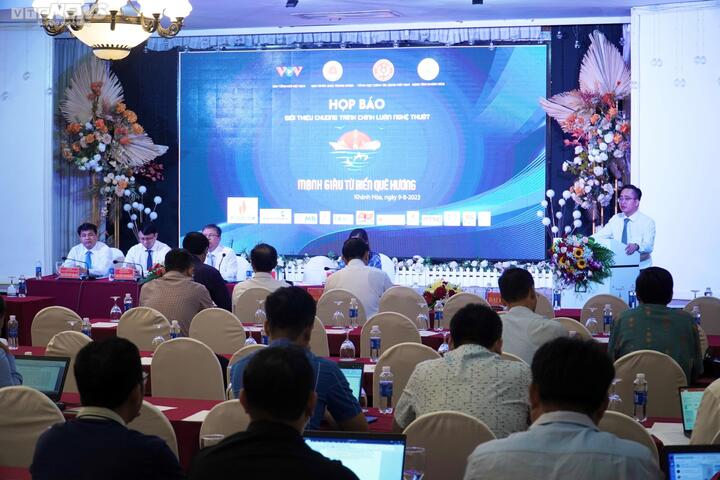 Quang cảnh buổi họp báo