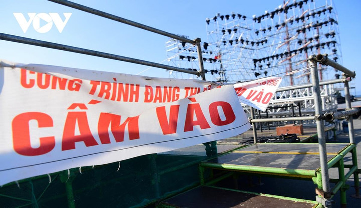 Công tác an ninh, an toàn được siết chặt. Tất cả đang tập trung cao độ chuẩn bị cho Chương trình “Mạnh giàu từ biển quê hương” diễn ra vào 20h ngày 12/8 (thứ Bảy).