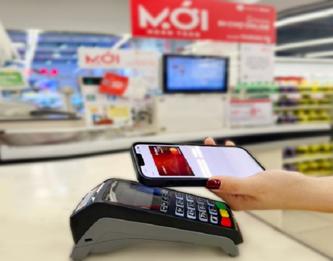 Khách hàng có thể thanh toán bằng Apple Pay khi mua sắm tại LOTTE Mart.