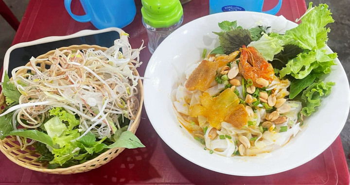 Mì Quảng là món ăn dân dã nhưng hàm chứa cả diễn trình lịch sử hình thành, hệ tri thức dân gian của vùng đất Quảng Nam.