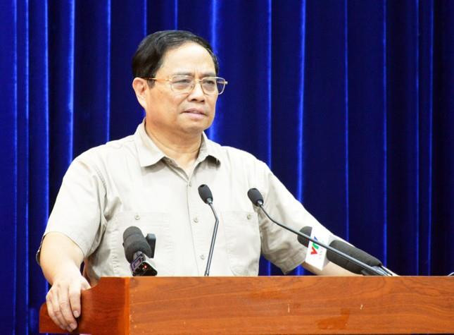 Thủ tướng Phạm Minh Chính phát biểu tại cuộc làm việc với lãnh đạo các tỉnh Cà Mau, Bạc Liêu, Sóc Trăng về tình hình sạt lở.